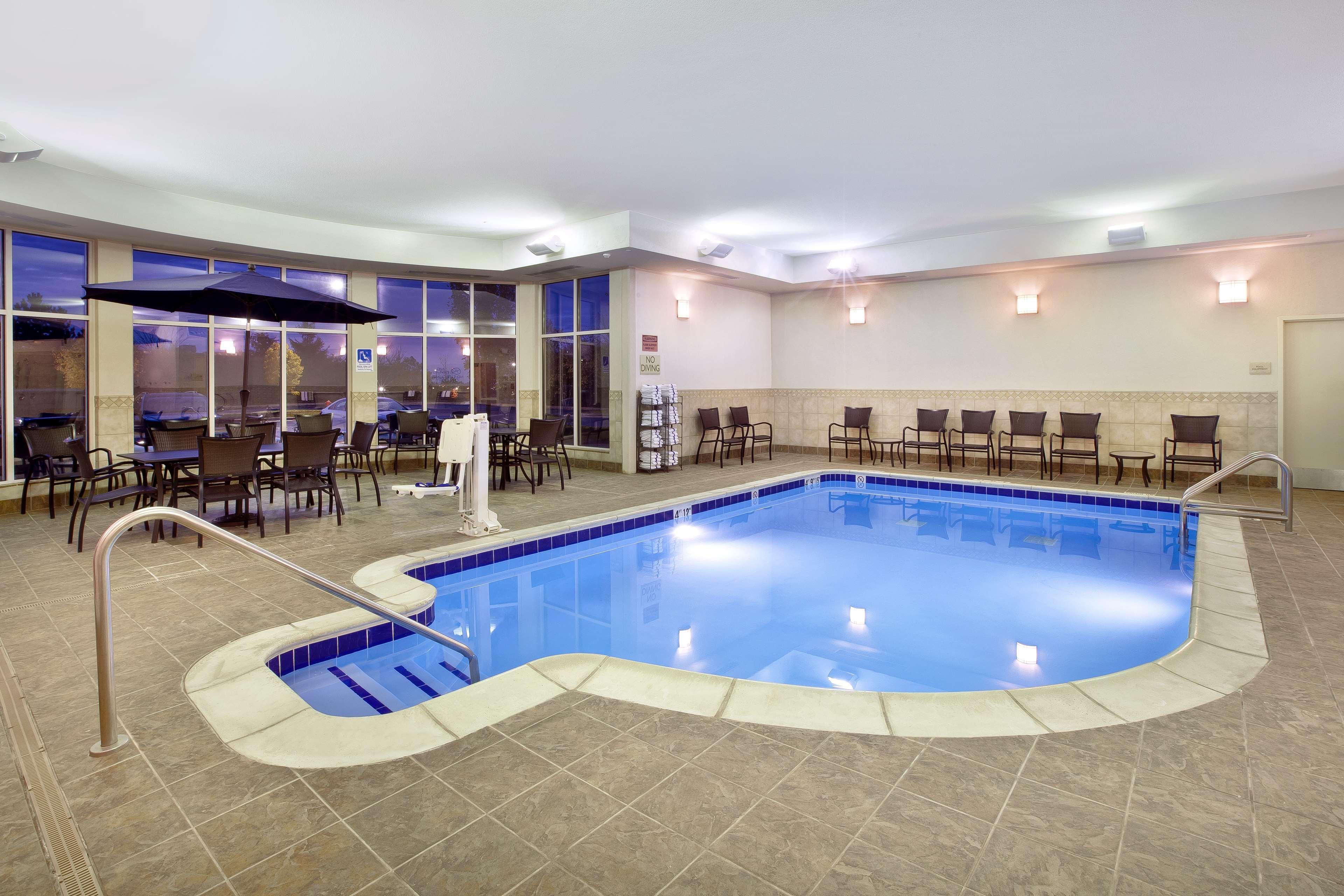 Hilton Garden Inn Detroit/Novi Ngoại thất bức ảnh