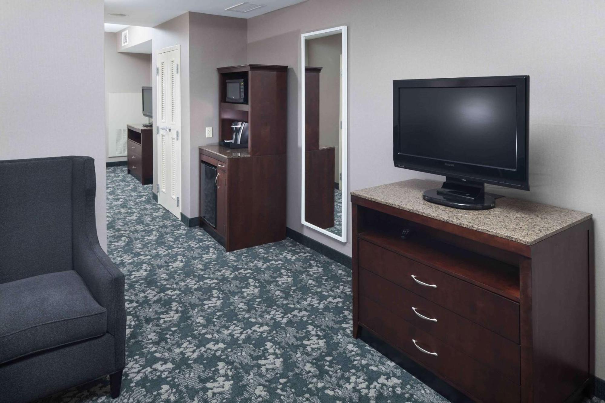 Hilton Garden Inn Detroit/Novi Ngoại thất bức ảnh