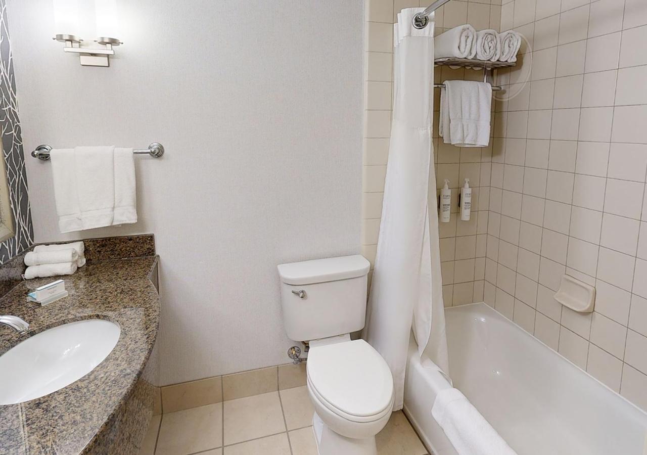 Hilton Garden Inn Detroit/Novi Ngoại thất bức ảnh