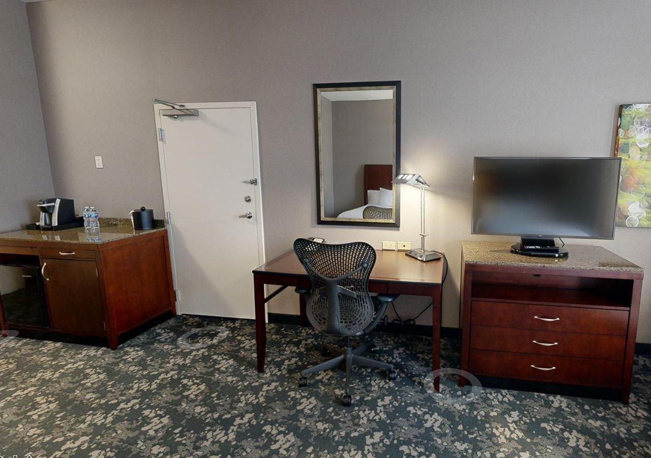 Hilton Garden Inn Detroit/Novi Ngoại thất bức ảnh