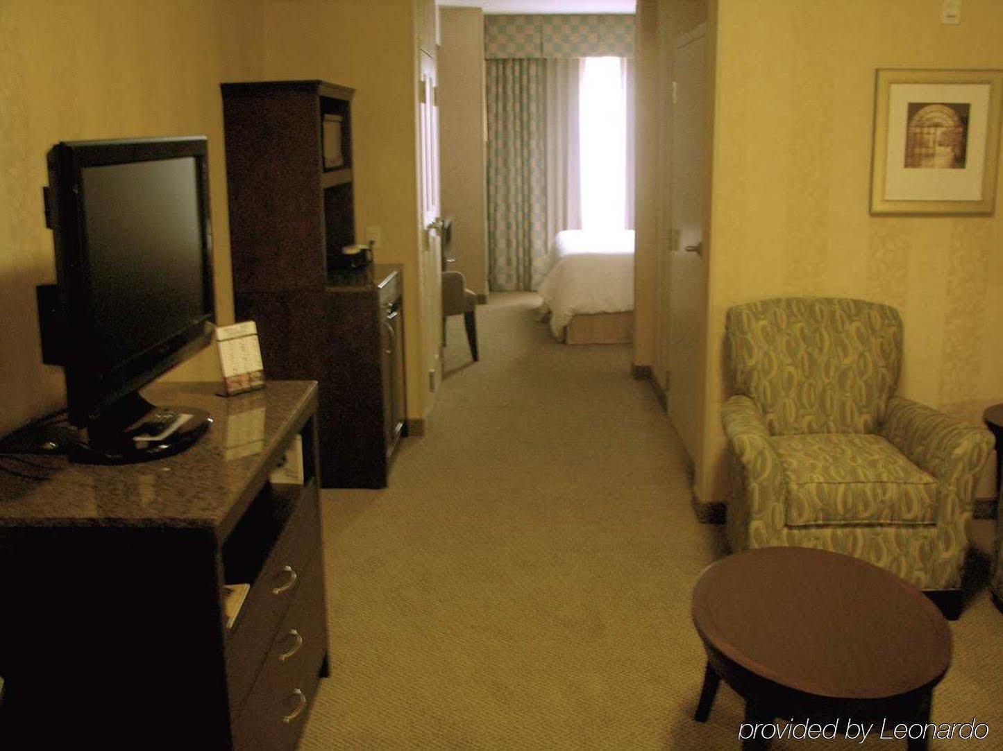 Hilton Garden Inn Detroit/Novi Ngoại thất bức ảnh